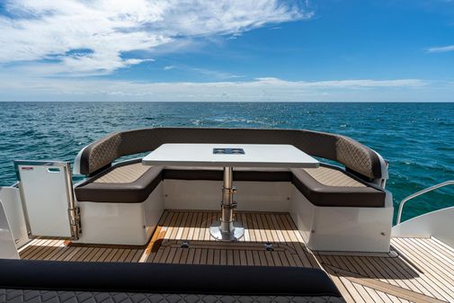 Galeon 425 HTS image