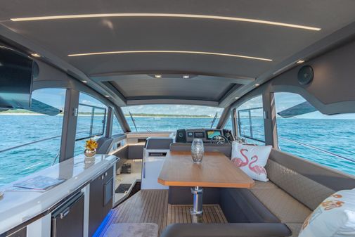 Galeon 425 HTS image