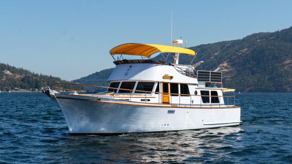 Monk Sedan Pilothouse