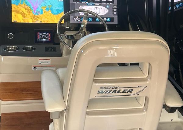 Boston-whaler 405-CONQUEST image