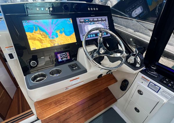 Boston-whaler 405-CONQUEST image