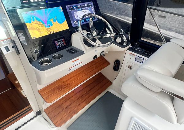 Boston-whaler 405-CONQUEST image