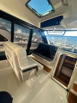 Boston-whaler 405-CONQUEST image