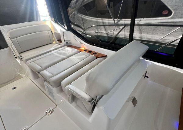 Boston-whaler 405-CONQUEST image