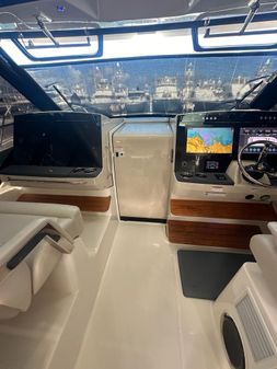 Boston-whaler 405-CONQUEST image