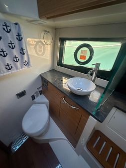 Boston-whaler 405-CONQUEST image