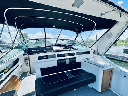 Sea Ray 330 Sundancer image