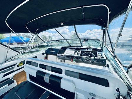 Sea Ray 330 Sundancer image