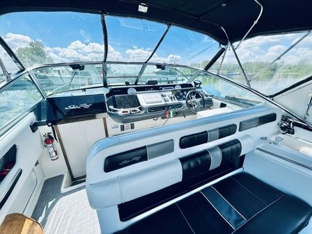 Sea Ray 330 Sundancer image