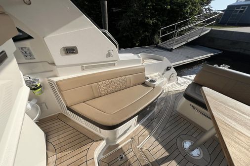 Sea Ray 350 Coupe image