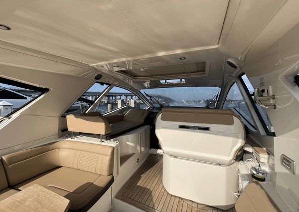 Sea Ray 350 Coupe image