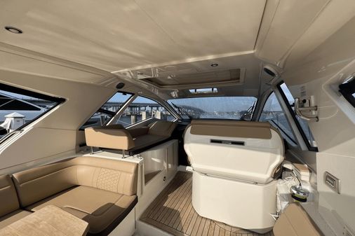 Sea Ray 350 Coupe image