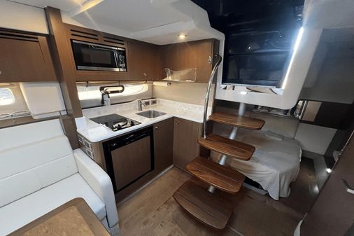 Sea Ray 350 Coupe image