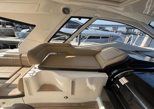 Sea Ray 350 Coupe image