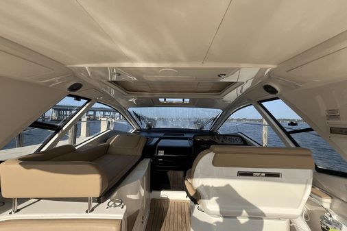 Sea Ray 350 Coupe image