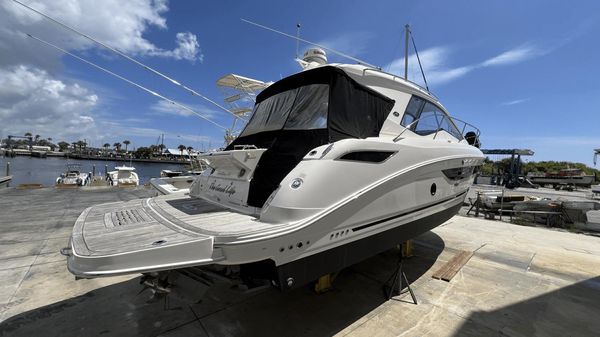 Sea Ray 350 Coupe 