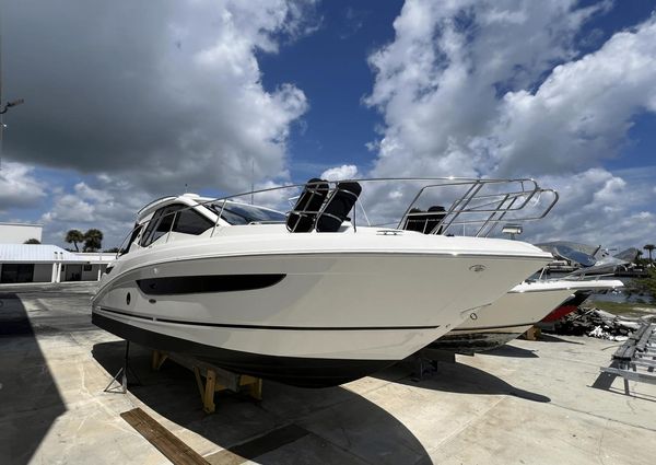 Sea Ray 350 Coupe image