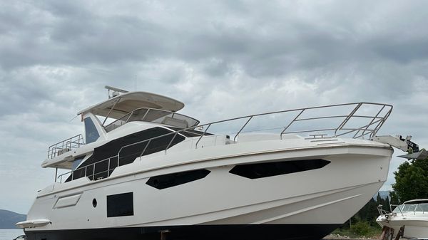 Azimut 60 fly