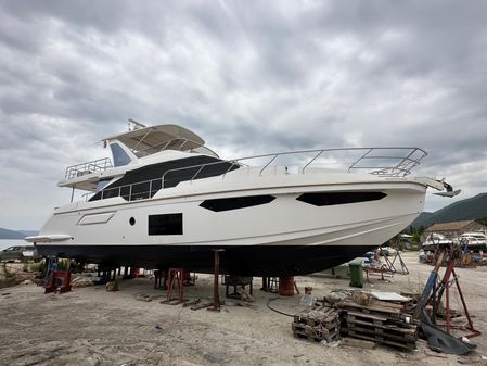 Azimut 60 fly image