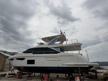 Azimut 60 fly image