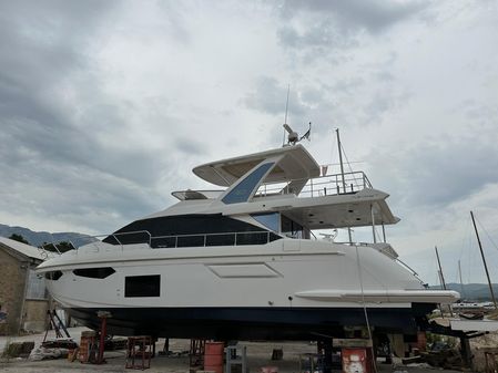 Azimut 60 fly image