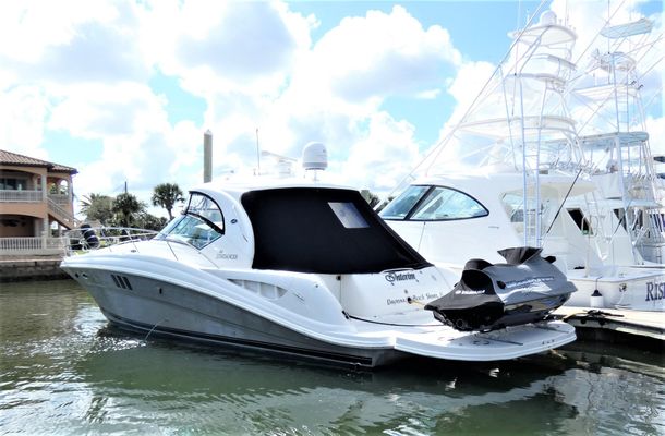 Sea Ray 44 Sundancer - main image