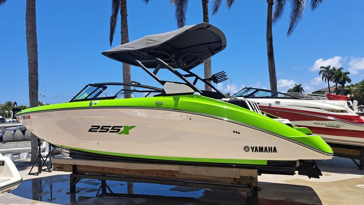 Yamaha Boats 255XD - main image