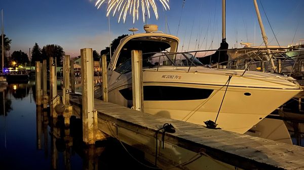 Sea Ray 330 Sundancer