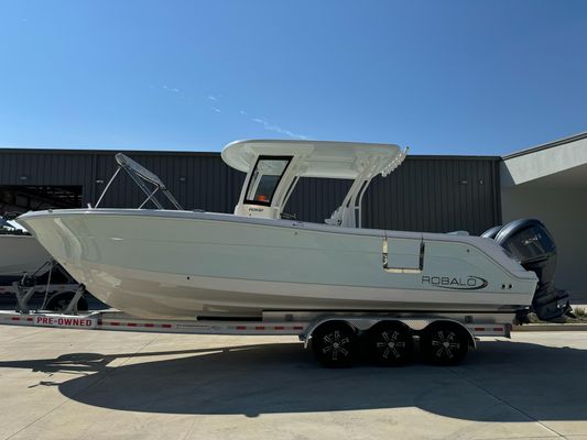 Robalo R302-CENTER-CONSOLE - main image