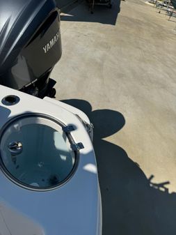 Robalo R302-CENTER-CONSOLE image