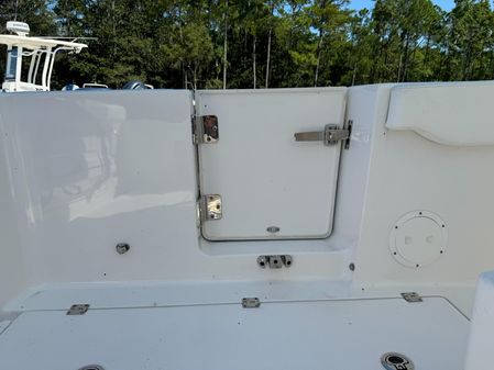 Robalo R302-CENTER-CONSOLE image