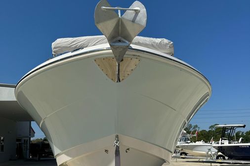 Robalo R302-CENTER-CONSOLE image