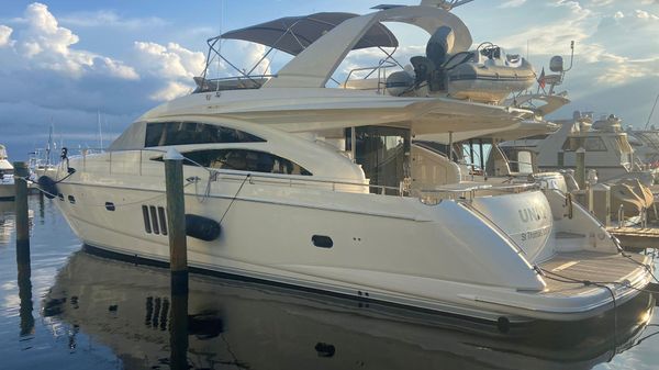 Princess 67 Flybridge 