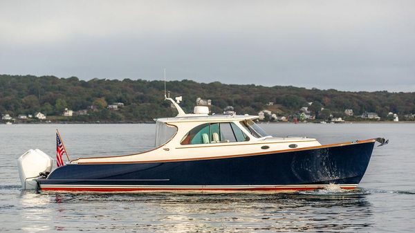 Hinckley 35