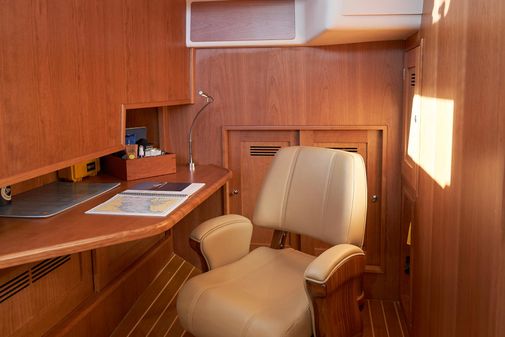 Boston Boatworks Daychaser 48 image