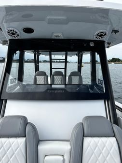 Everglades 335 Center Console image