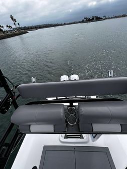 Everglades 335 Center Console image