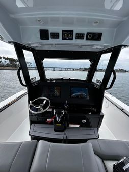 Everglades 335 Center Console image