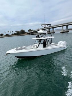 Everglades 335 Center Console image