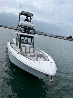 Everglades 335 Center Console image