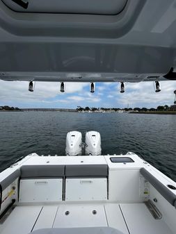 Everglades 335 Center Console image