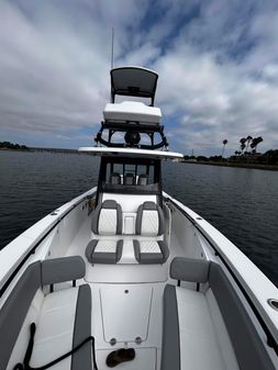 Everglades 335 Center Console image