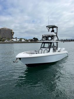 Everglades 335 Center Console image