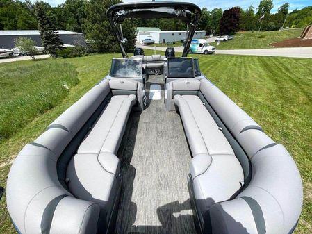 Tahoe Pontoon Grand Tahoe - 27' image
