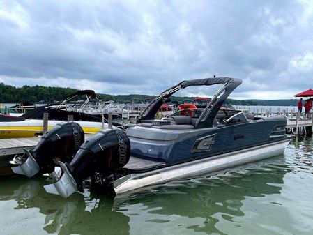 Tahoe Pontoon Grand Tahoe - 27' image