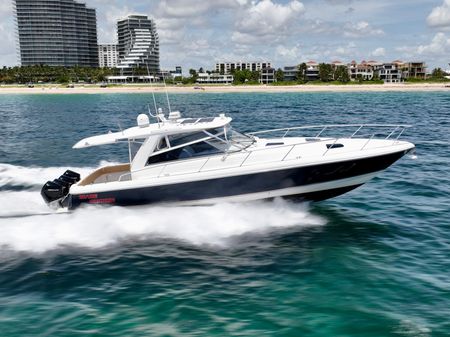 Intrepid 475 Sport Yacht image