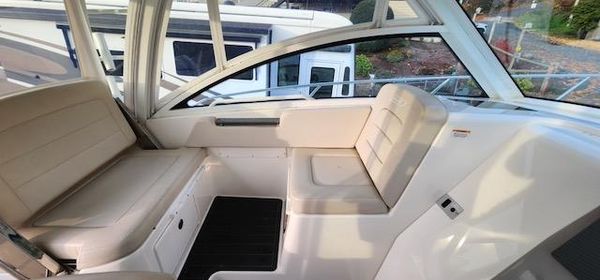 Boston Whaler 315 Conquest image