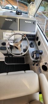 Boston Whaler 315 Conquest image