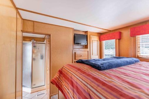 Lakeview 16-X-76-HOUSEBOAT image
