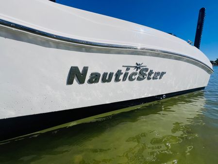 NauticStar 251 Hybrid image